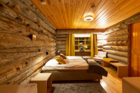 Kuukkeli Log Houses Teerenpesä